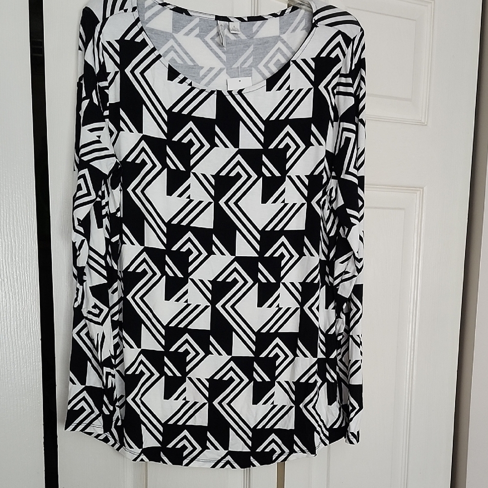 NWT Cato Black and White Graphic Relaxed Blouse XL